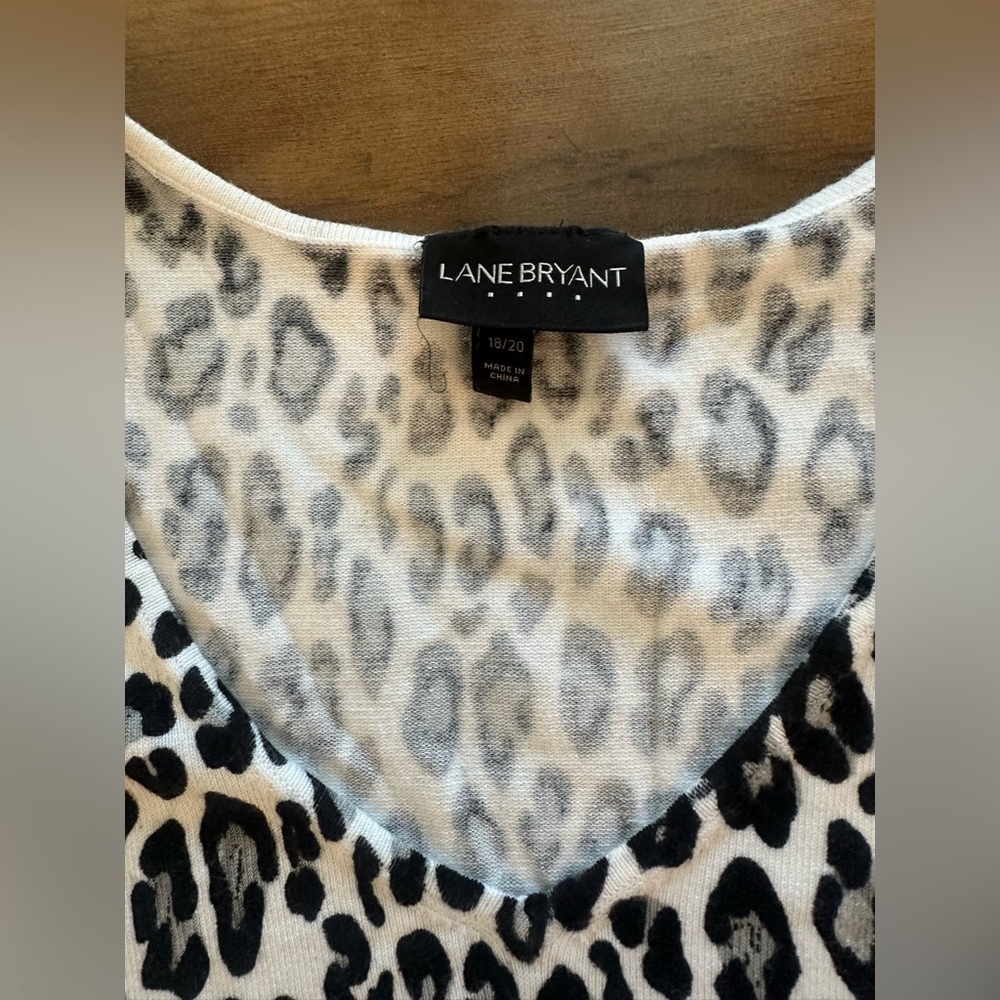 Lane Bryant Leopard Print Lightweight Sweater | Size 18/20 - Picture 3 of 5